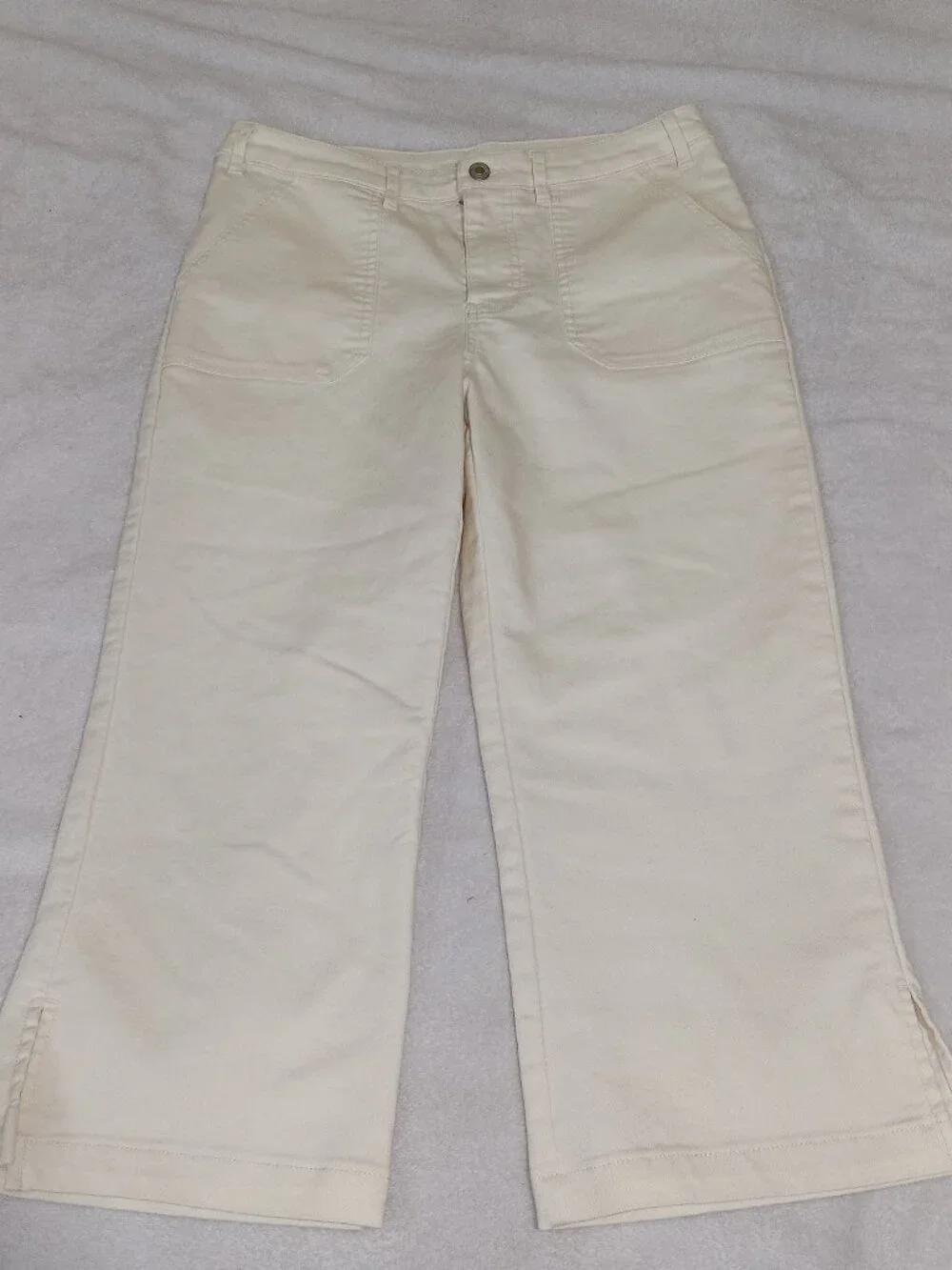 AnyBody Women’s Cropped Pants Size 10P Ivory Pull-On Wide Leg Crop Casual